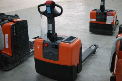 Wynajem wózków widłowych, paletowych, wysokiego składowania do kompletacji zamówień TOYOTA LPG i elektryczne 1 - 5 ton